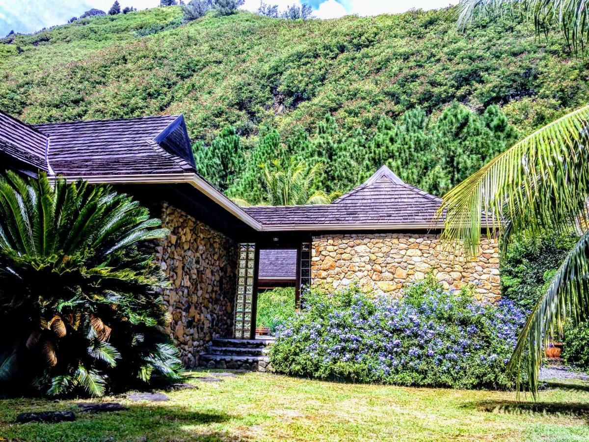 Pool Mountain Moorea Bagian luar foto